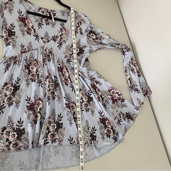 Free People Speak Easy Sky Blue Floral Long Bell Sleeves Tunic Blouse Top Medium - Picture 4 of 9